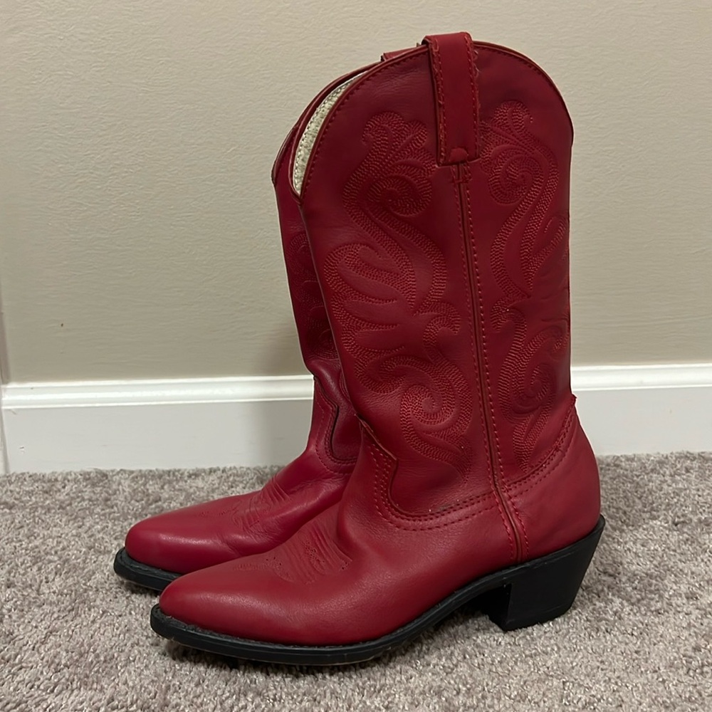 Red Durango cowboy boots in a size 6M